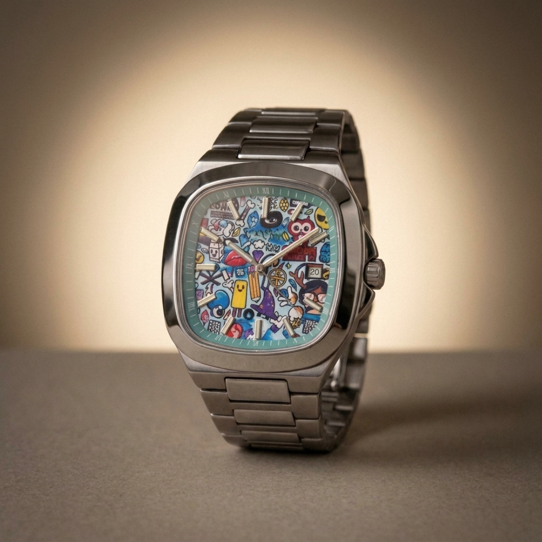 MURALE Silver · Steel bracelet – street-art automatic watch, three-quarter view
