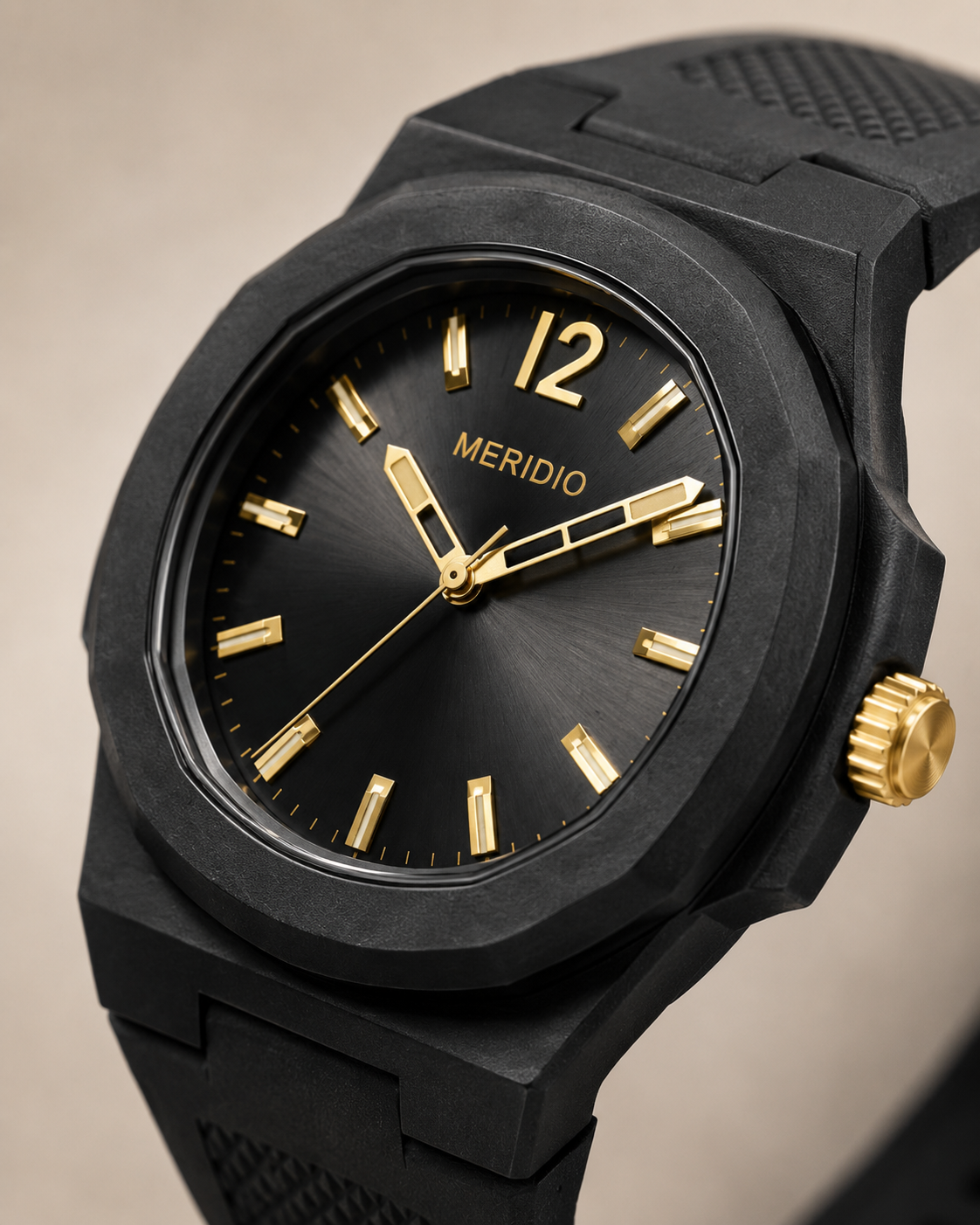 MERIDIO — dettaglio quadrante nero e indici oro